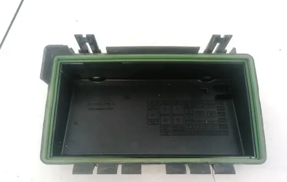 Opel Corsa D Fuse box cover