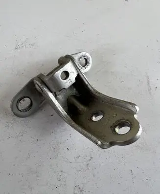 Hyundai Tucson JM Rear door lower hinge