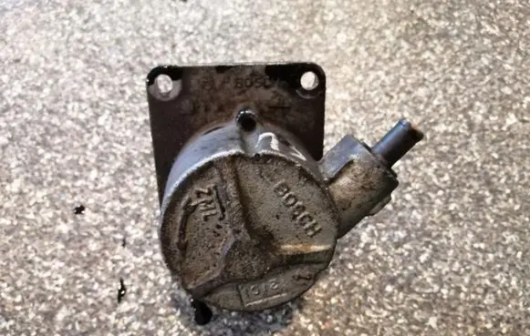 Iveco Daily 30.8 - 9 Vacuum pump