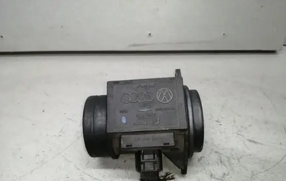 Audi A6 S6 C4 4A Mass air flow meter 074906461