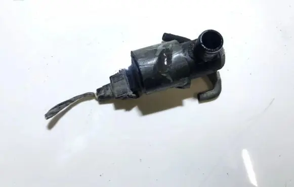 Ford Focus Windscreen/windshield washer pump 93bb17k624ba
