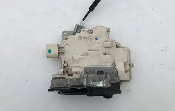 Audi A4 S4 B8 8K Rear door lock 8K0839015