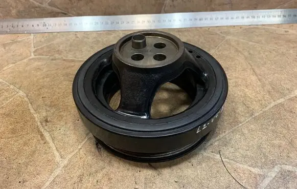 Mercedes-Benz C W204 Crankshaft pulley A6510300803