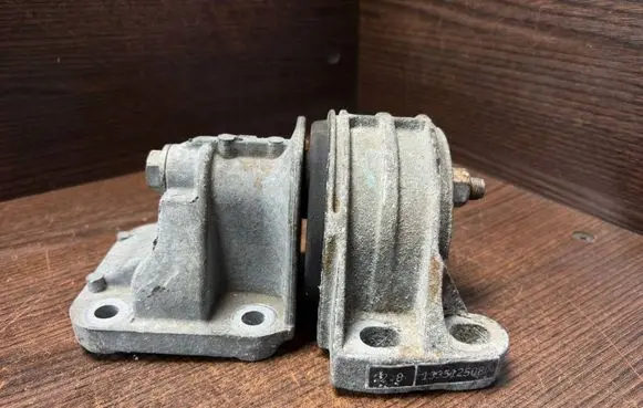 Peugeot Boxer Gearbox mounting bracket 1335125080 A236