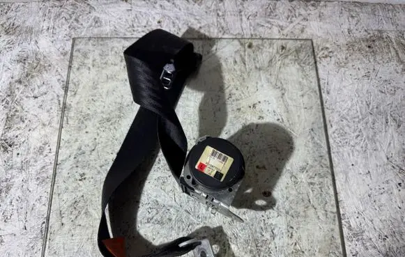 Ford Focus C-MAX Rear seatbelt 601597700D