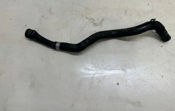 Volkswagen Touareg II Engine coolant pipe/hose 7P0122109C
