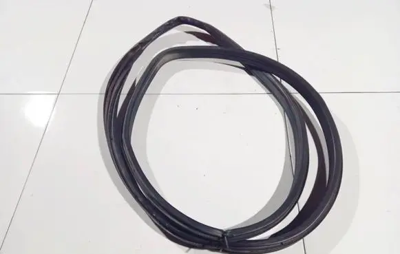 Opel Astra G Rubber seal front coupe door 