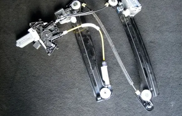 Mercedes-Benz CLS C218 X218 Rear door window regulator with motor A2078200642