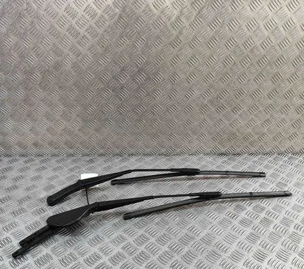 Mercedes-Benz SLC R172 Windshield/front glass wiper blade A1728200840 A1718200640