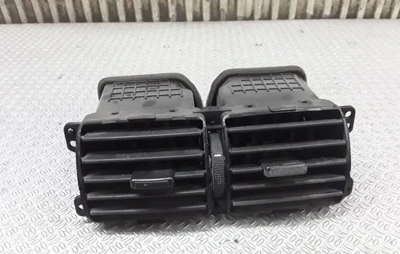 Hyundai Tucson JM Dash center air vent grill 974102E000