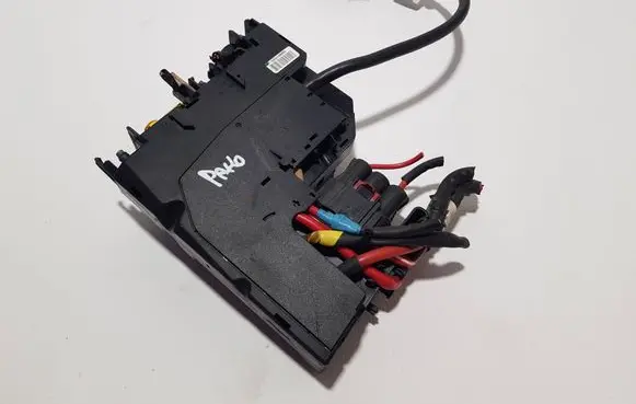 Mercedes-Benz E C207 W207 Positive cable (battery) 2075401850GGT A2075401850