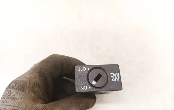 Volkswagen Golf VI Passenger airbag on/off switch 1K0919237D