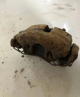 Volkswagen PASSAT B6 Front brake caliper