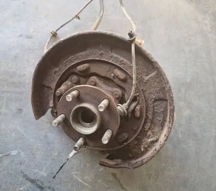 Subaru Outback Rear wheel hub spindle/knuckle 