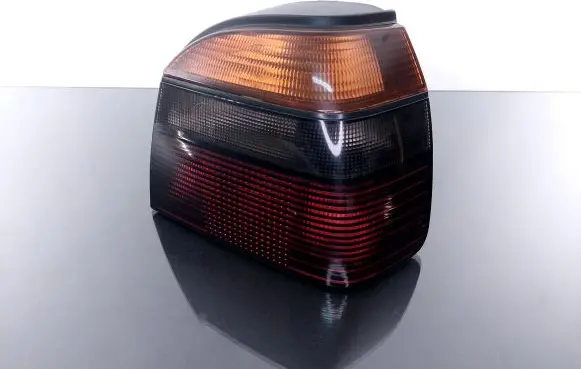 Volkswagen Golf III Rear/tail lights 31483 1H6945112B 1H6945257