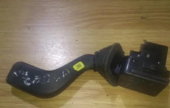 Opel Corsa B Wiper control stalk 90124931