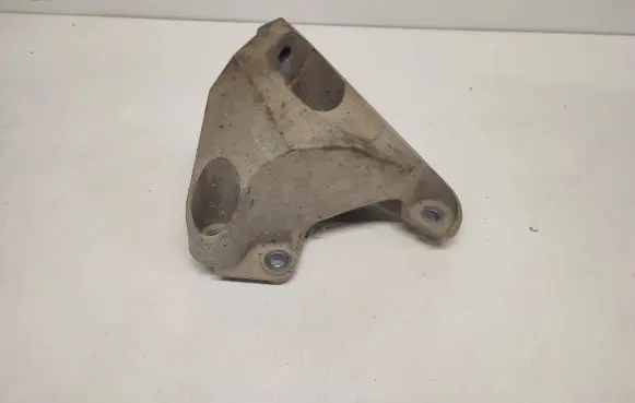 Chevrolet Camaro Engine mounting bracket X00469D A38011