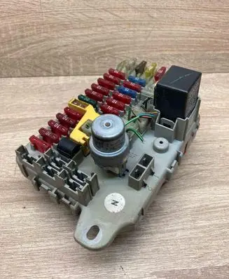 Rover 25 Fuse module YWC104500 52010268D
