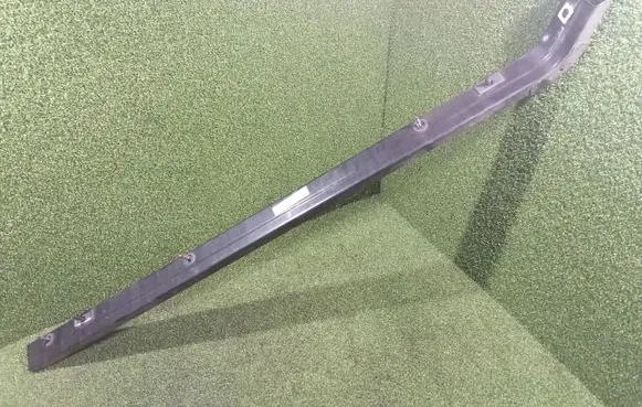 Renault Trafic III (X82) Sliding door middle rail 777606073R 93867637