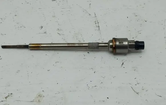 Opel Omega A Glow plug 55590467