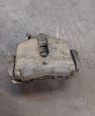 Volkswagen PASSAT B6 Front brake caliper