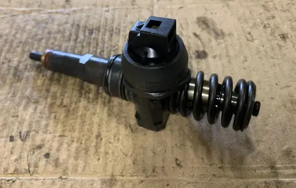 Audi A3 S3 8L Fuel injector 038130073AG