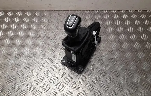 Volvo S90, V90 Gear shifter/selector 32240584