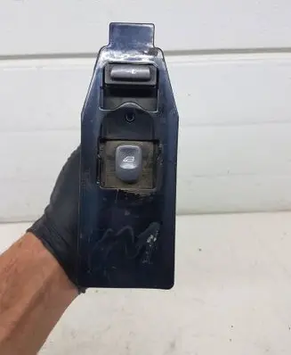 Volvo S60 Electric window control switch 8682837 MP39DA00124