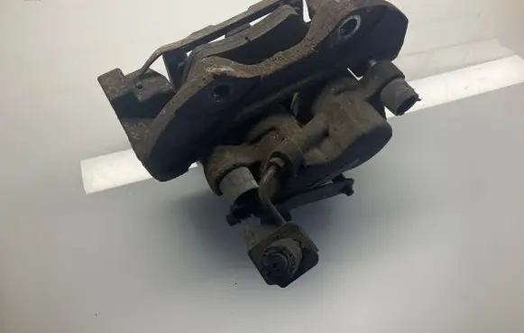 Mercedes-Benz E W211 Front brake caliper