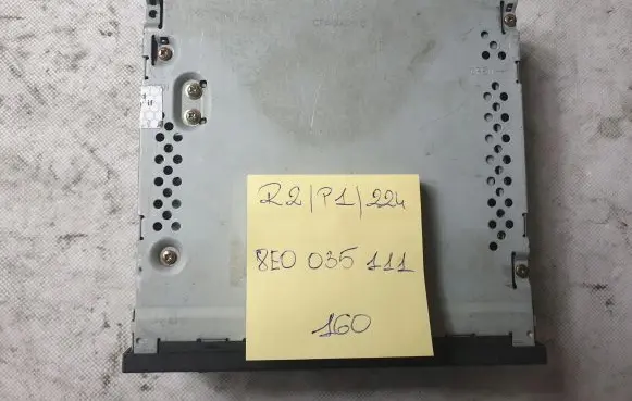 Audi A4 S4 B7 8E 8H CD/DVD changer 8E0035111