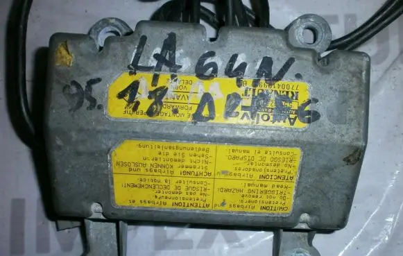 Renault Laguna I Airbag control unit/module 7700410993B 521291256