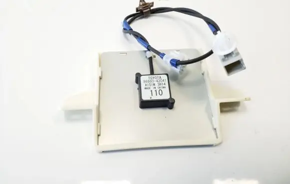 Toyota RAV 4 (XA30) Aerial GPS antenna 8686042041