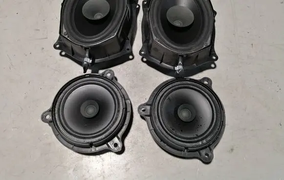 Nissan Pathfinder R52 Front door speaker 281579N20A 281569FF0A