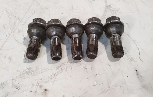 Nuts/bolts