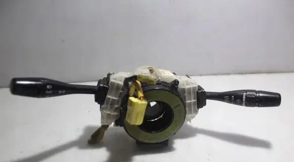 Mitsubishi Outlander Light switch