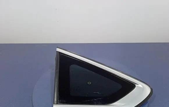 BMW X6 M Rear side window