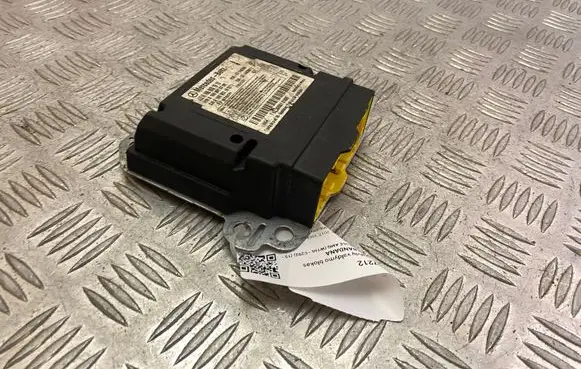 Mercedes-Benz GLE AMG (W166 - C292) Airbag control unit/module A1669001916
