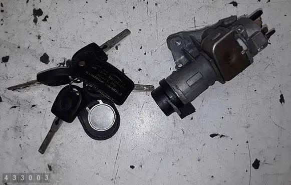 Volkswagen Polo Ignition lock 4B0905851