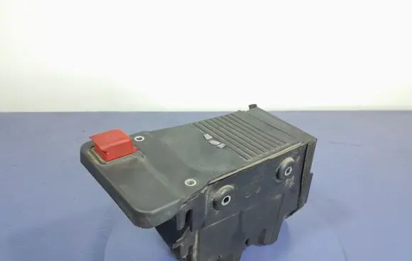 Volvo S90, V90 Battery box tray 31479621