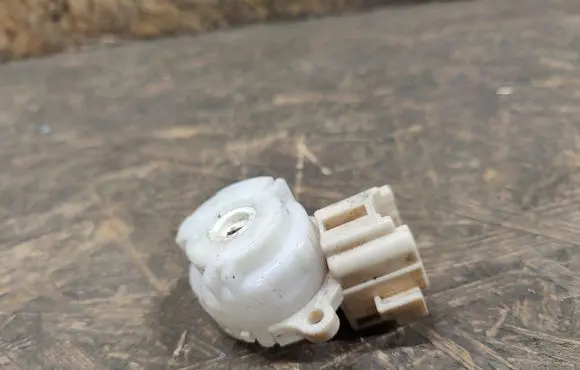 Daihatsu Sirion Ignition lock contact 