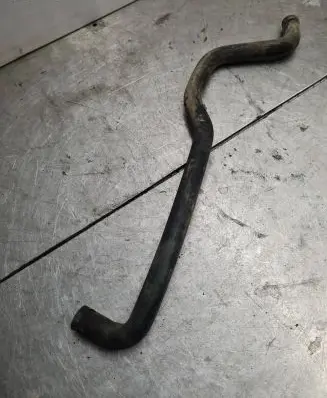 Engine coolant pipe/hose