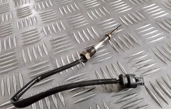 BMW 3 F30 F35 F31 Exhaust gas temperature sensor 7805607 2656001793