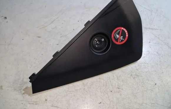 Nissan Qashqai Dashboard side end trim 68499JD000