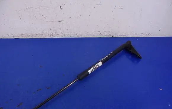 Suzuki SX4 Shock absorber/damper mounting bracket 