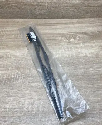 Renault Megane II Windshield/front glass wiper blade 7701045185
