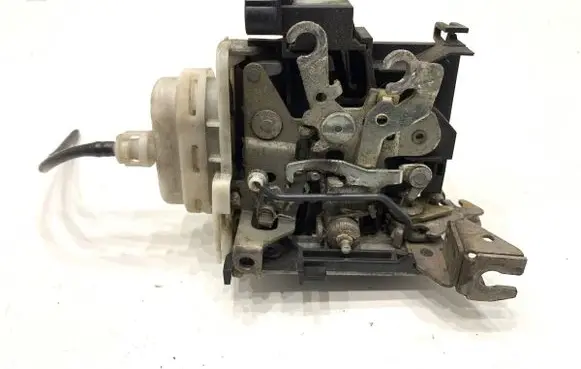 Audi A3 S3 8L Front door lock