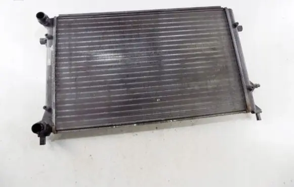 Volkswagen Touran I Coolant radiator