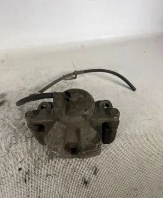 Toyota Prius (XW20) Front brake caliper