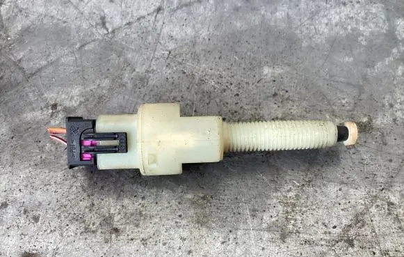 Audi A6 S6 C5 4B Brake pedal sensor switch 4A0945515A