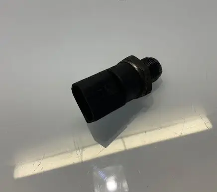Mercedes-Benz CLS C219 Fuel pressure regulator A0041536728 0041536728